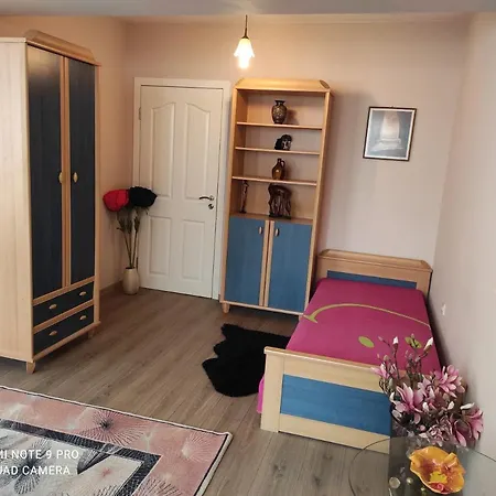 Апартамент Августа Центтър
